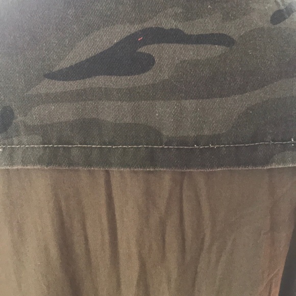 “Forever 21” Lightweight camouflage zip up jacket - Picture 7 of 8